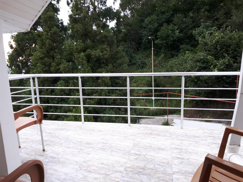 Rezo'S House Hotel Kvariati Exterior photo
